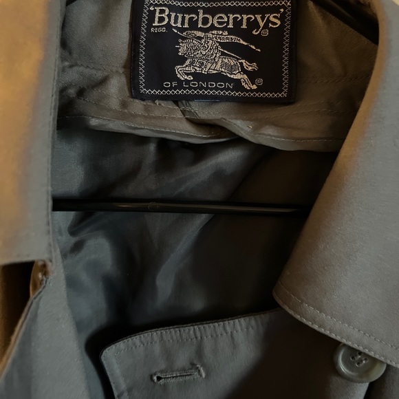 Mens 3/4 gray Burberry trench